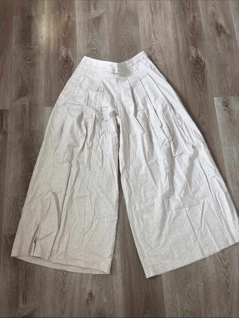 Banana Republic Wide Leg  Linen-Blend Pants in Light Beige